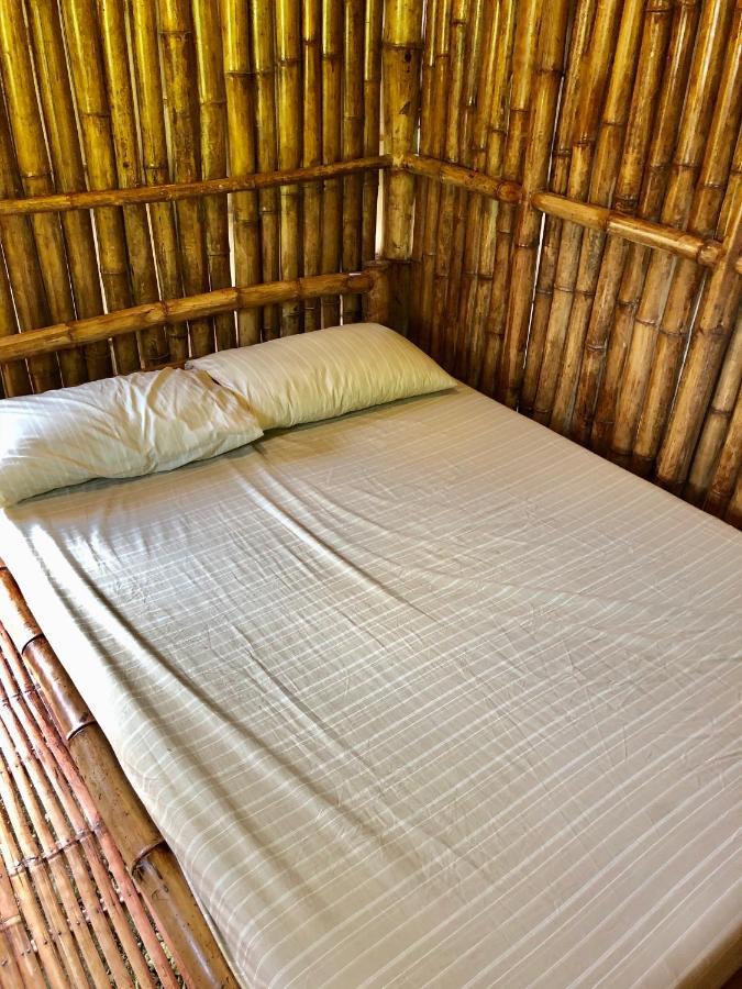 Sharky Hostel Oslob Buitenkant foto