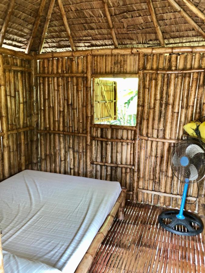 Sharky Hostel Oslob Buitenkant foto