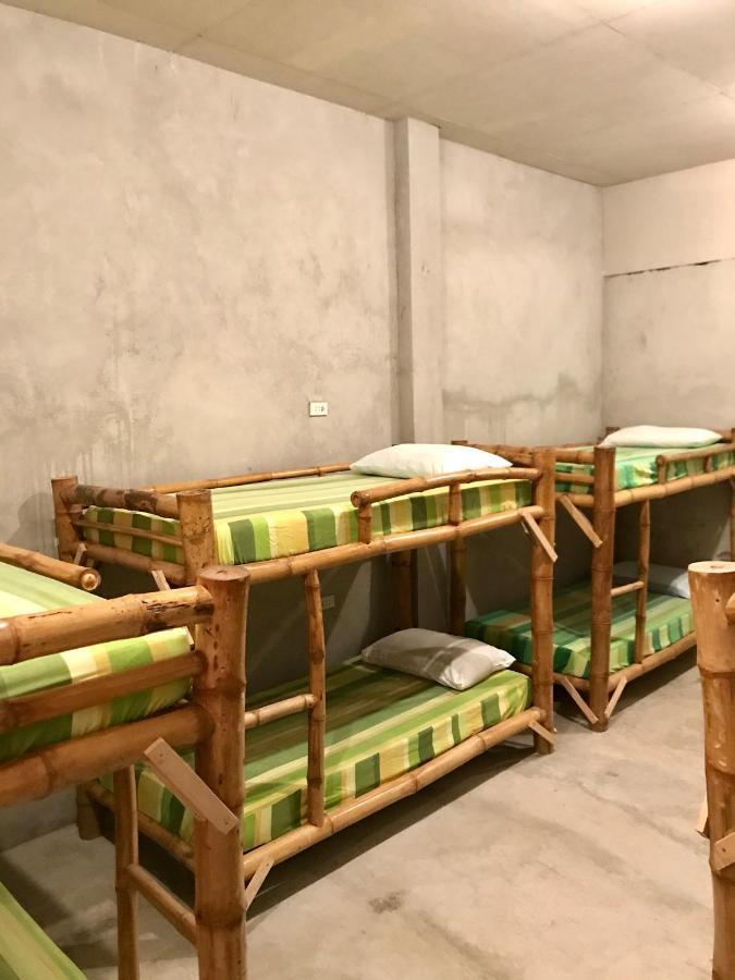 Sharky Hostel Oslob Buitenkant foto