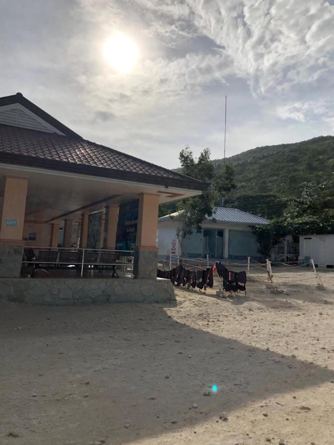 Sharky Hostel Oslob Buitenkant foto
