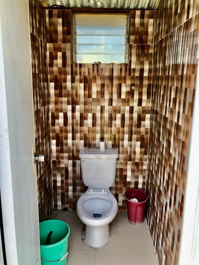 Sharky Hostel Oslob Buitenkant foto