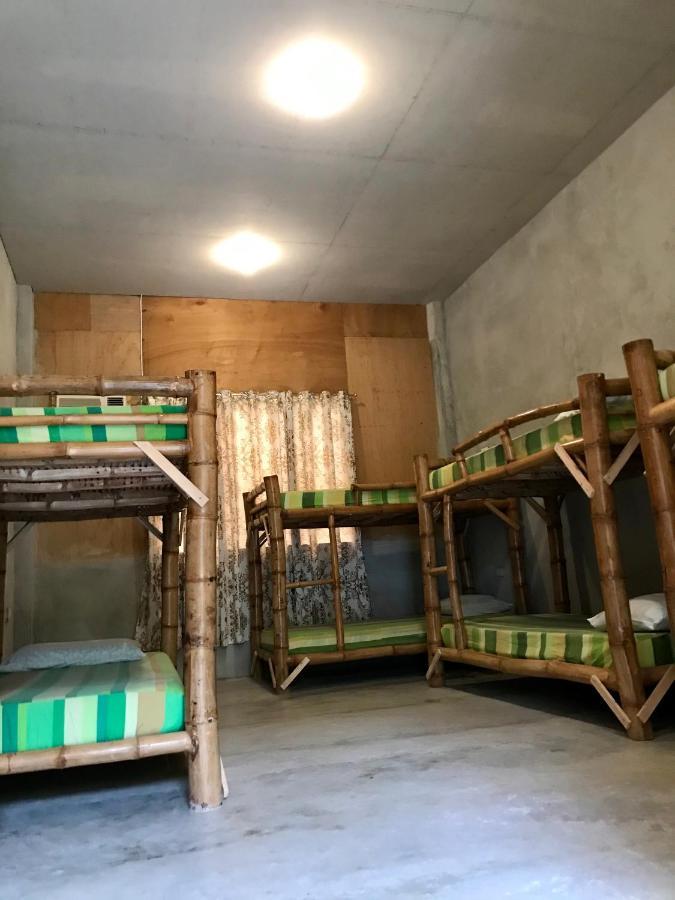 Sharky Hostel Oslob Buitenkant foto