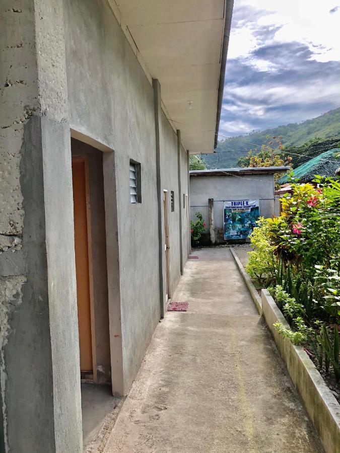 Sharky Hostel Oslob Buitenkant foto