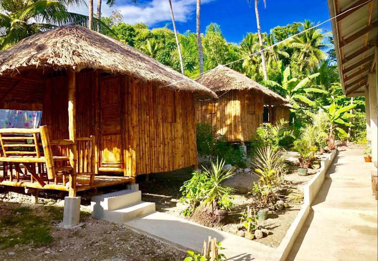 Sharky Hostel Oslob Buitenkant foto